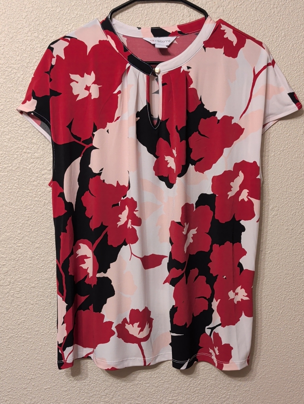 Liz Claiborne Red, Black & White Floral Short Sleeve Keyhole Blouse